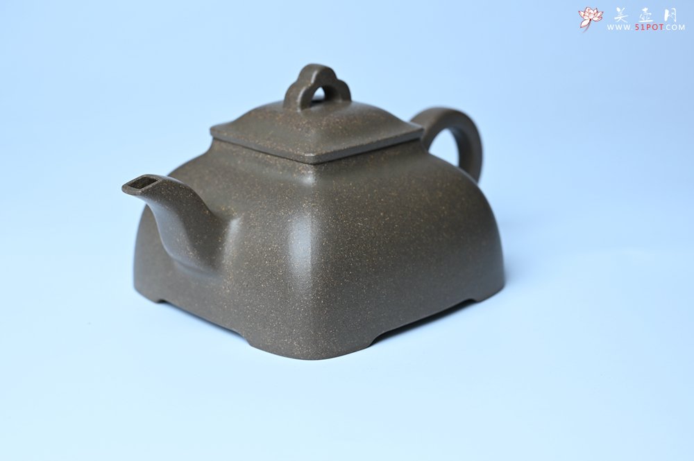 紫砂壶图片：实力派张海艳全手工蟹壳老青段泥精工弧菱壶 - 美壶网