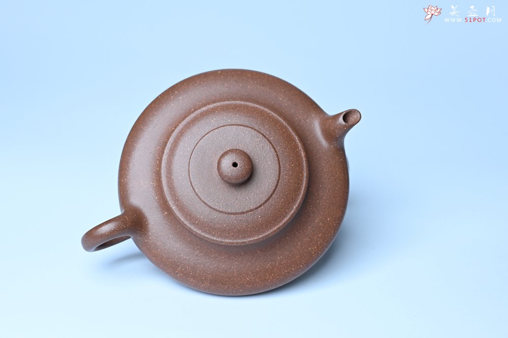 紫砂壶图片：潜力股周小培 特好文革老紫泥 全手工虚扁壶 难度大 好壶期待与您结缘 - 美壶网