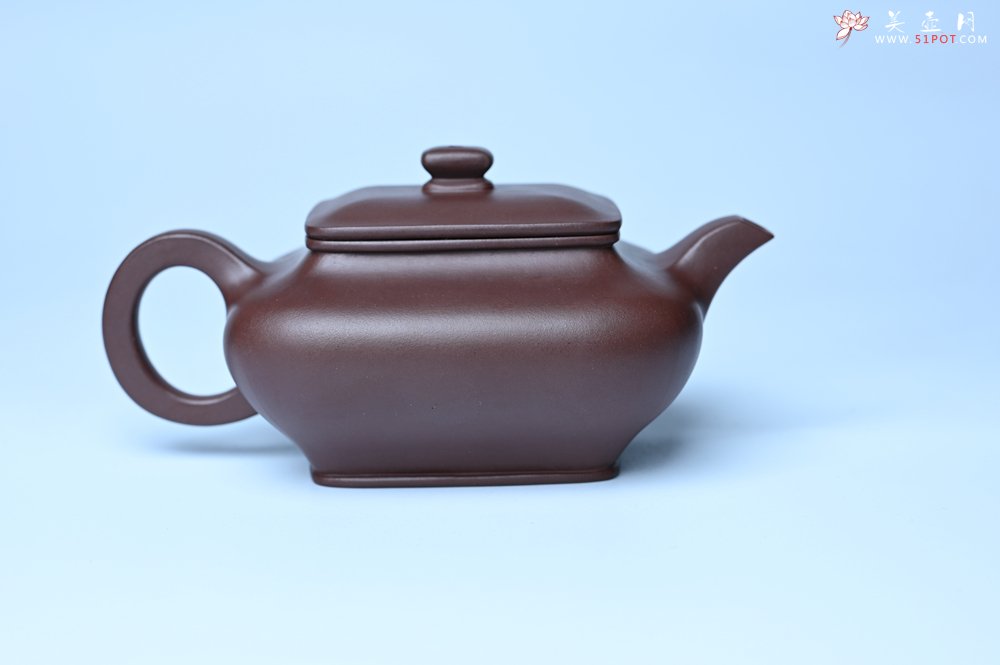 紫砂壶图片：油润老紫泥全手工精工小四方虚扁壶 - 美壶网