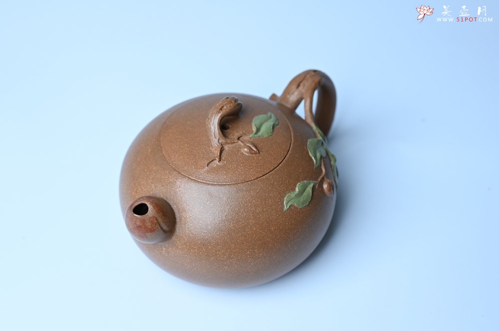 紫砂壶图片：美壶特惠 潜力股董静老师精品老段泥双色寿桃壶 茶人醉爱 - 美壶网