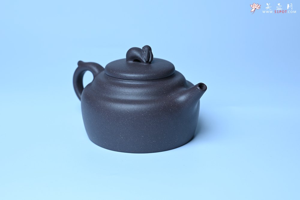 紫砂壶图片：美壶特惠 精品青灰泥玉兔紫砂壶 茶人醉爱 - 美壶网
