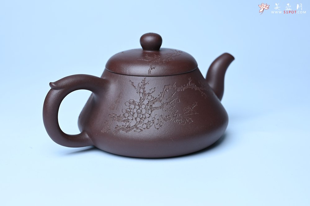 紫砂壶图片：潜力股周小培老师 全手工底槽青缘德壶 装饰通转梅花特文气 期待与您结缘 - 美壶网