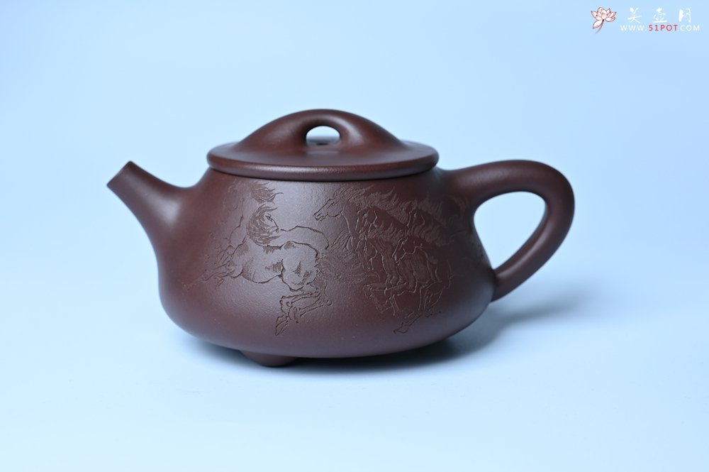 紫砂壶图片：实力派周斌 优质底槽青全手工精工满瓢壶  范小君徒杨志超装饰七骏图 - 美壶网