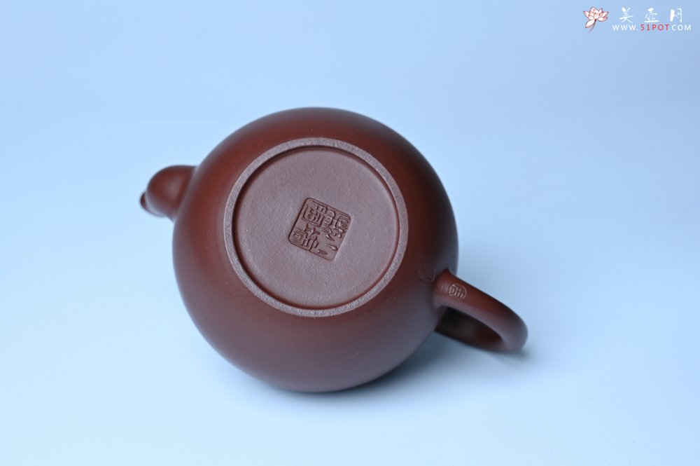 紫砂壶图片：油润黄龙山4号深井红皮龙 全手工高宫灯壶 东西灰常赞 - 美壶网