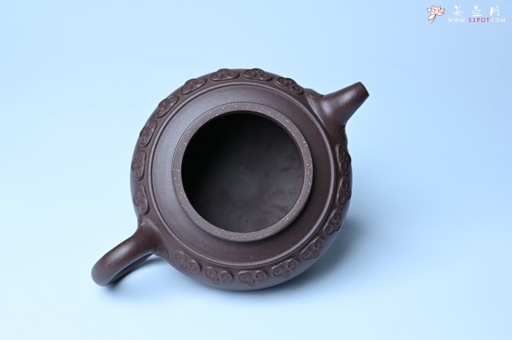 紫砂壶图片：美壶特惠 精致紫泥云肩如意壶 茶人醉爱 - 美壶网