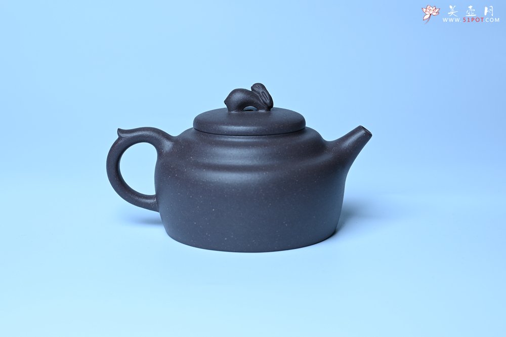 紫砂壶图片：美壶特惠 精品青灰泥玉兔紫砂壶 茶人醉爱 - 美壶网