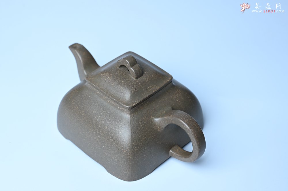 紫砂壶图片：实力派张海艳全手工蟹壳老青段泥精工弧菱壶 - 美壶网