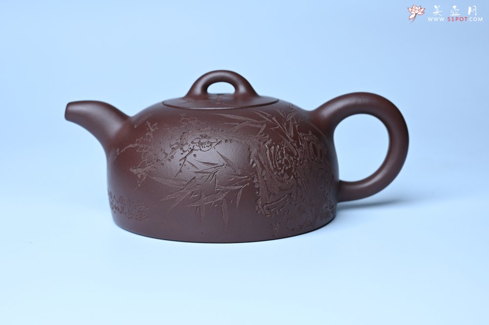 紫砂壶图片：潜力股周小培老师 油润底槽清 卡盖难度相当大 全手工半月紫砂壶 花间渴想相如露,竹不闲参陆羽经 - 美壶网
