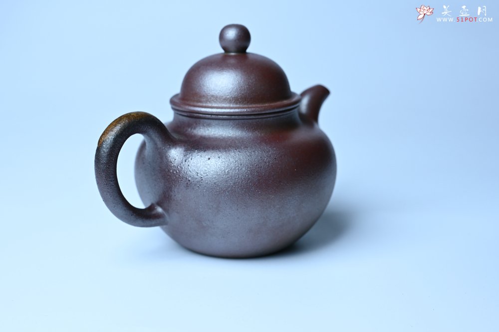 紫砂壶图片：美壶特惠 精致柴烧青灰泥掇球壶 茶人醉爱 - 美壶网