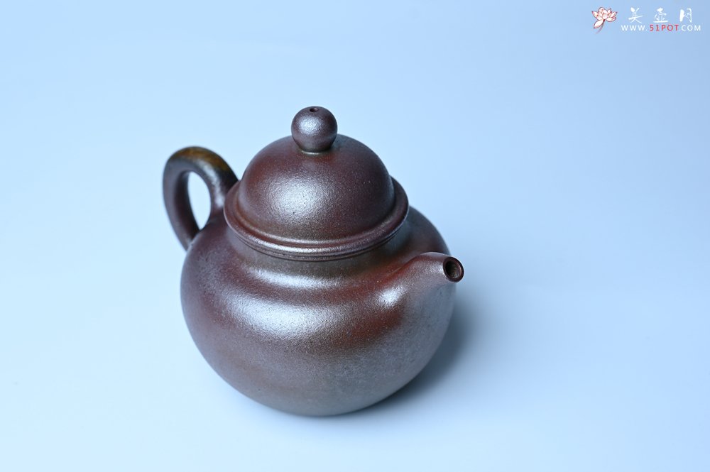 紫砂壶图片：美壶特惠 精致柴烧青灰泥掇球壶 茶人醉爱 - 美壶网