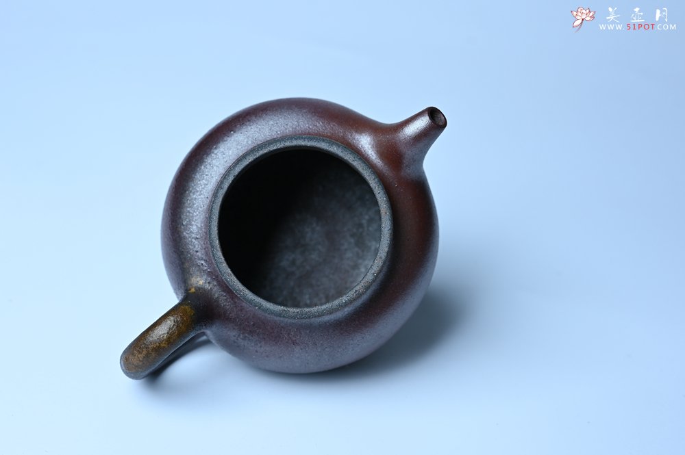 紫砂壶图片：美壶特惠 精致柴烧青灰泥掇球壶 茶人醉爱 - 美壶网