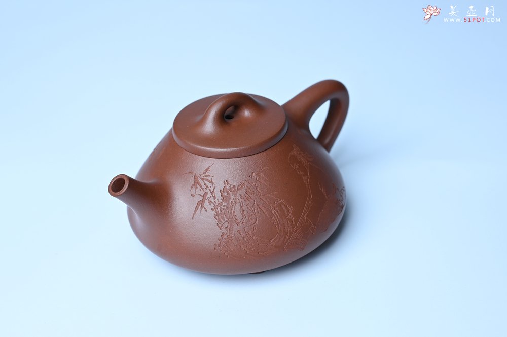 紫砂壶图片：特好底曹青 全手工小子冶石瓢 抚琴看修竹 装饰特文气 期待与亲结缘 - 美壶网