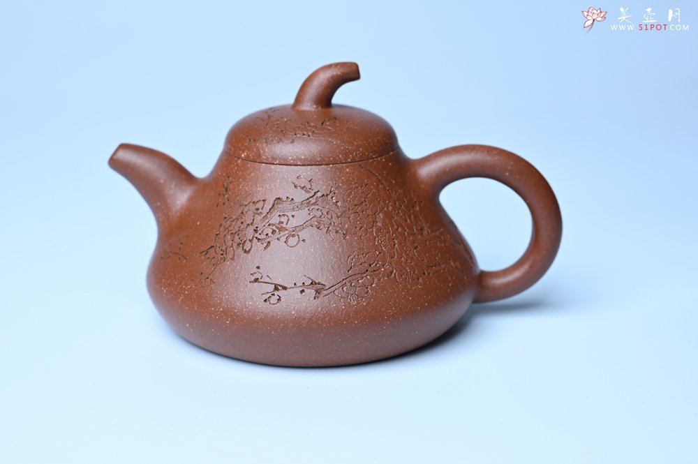 紫砂壶图片：美壶特惠 潜力股王老师 全手工拍打成型茄瓢壶 装饰梅花 特文气 - 美壶网