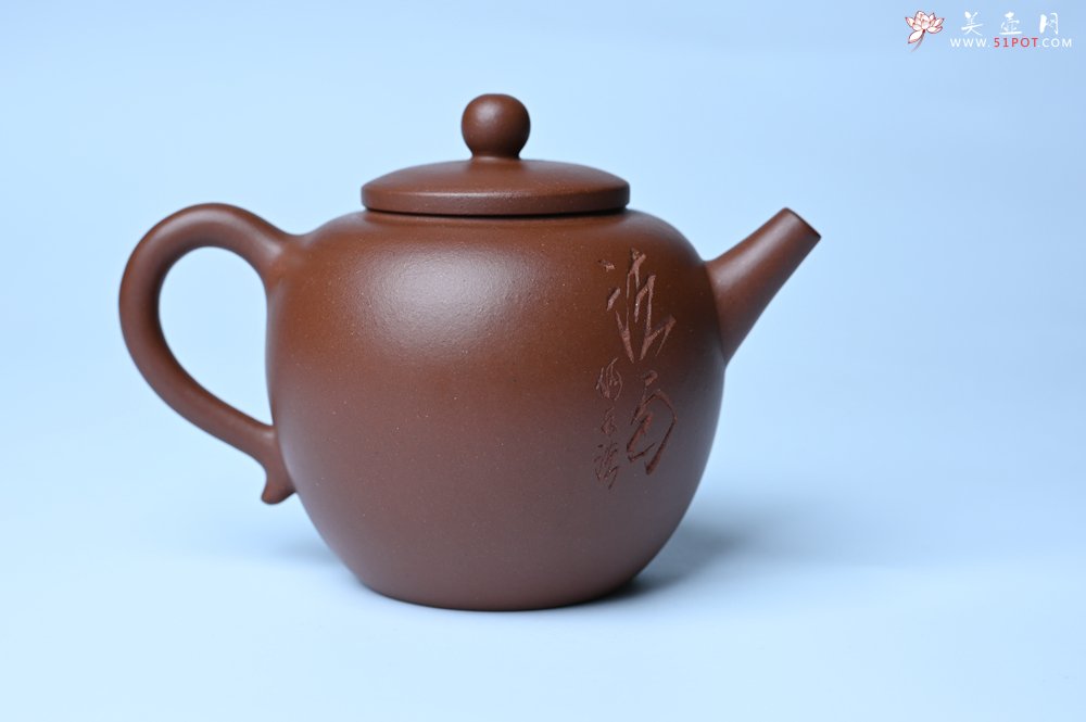 紫砂壶图片：毛国强入室弟子黄云初 特好老紫泥清莲壶 何水法书法清白 刘世涛伯陶刻 - 美壶网