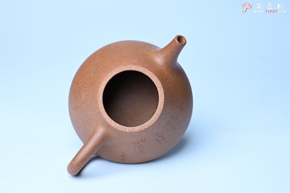 紫砂壶图片：油润五彩段泥 全手工薄胎子冶石瓢 难度大 骨肉匀挺 文气装饰罗汉图 - 美壶网