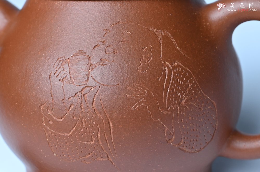紫砂壶图片：美壶特惠 王老师 全手工红降坡泥潘壶 国助工 易轩 范小君徒杨志老师刻绘 装饰小富贵特文气 - 美壶网