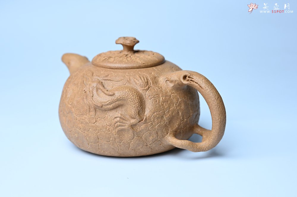 紫砂壶图片：潜力股赵老师实力演绎全手工老黄段泥灵芝游龙供春壶 游龙传福 不失为一把好壶 - 美壶网