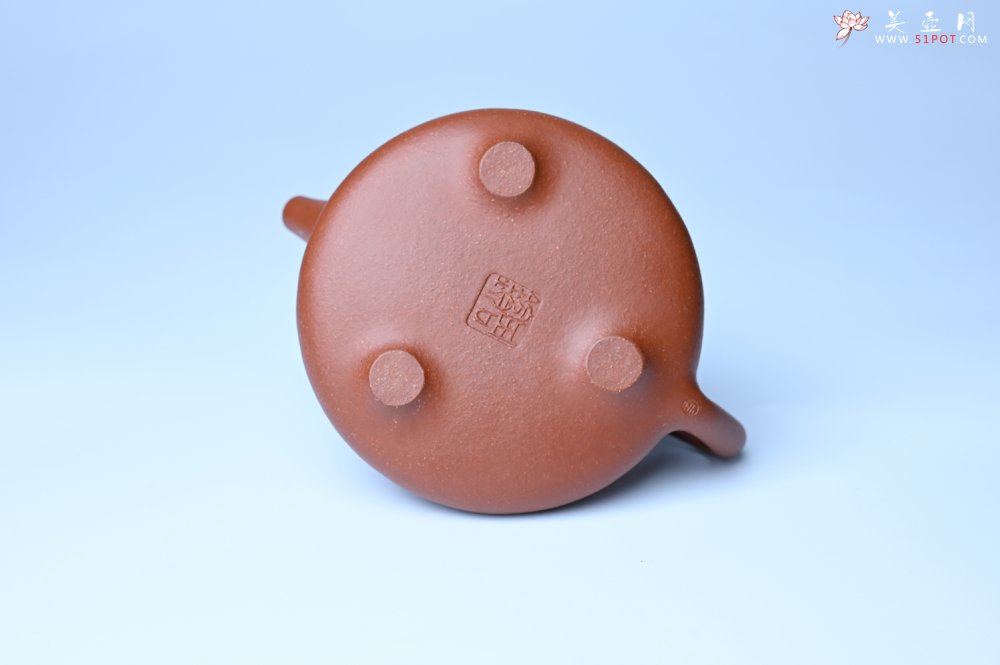 紫砂壶图片：实力派国工周斌（周镔）特好红降坡泥全手工子冶石瓢 张听钢装饰山水 - 美壶网