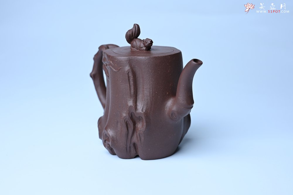 紫砂壶图片：实力派工艺师周斌底槽青精品松鼠葡萄树桩壶 - 美壶网