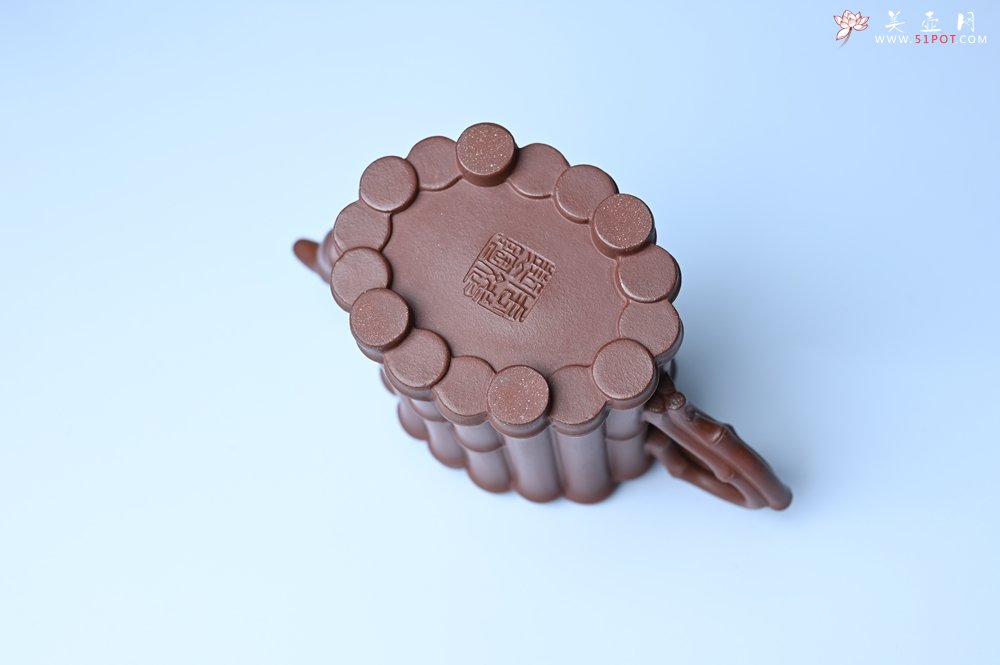 紫砂壶图片：实力派工艺师周斌精工底槽清十六竹壶 - 美壶网