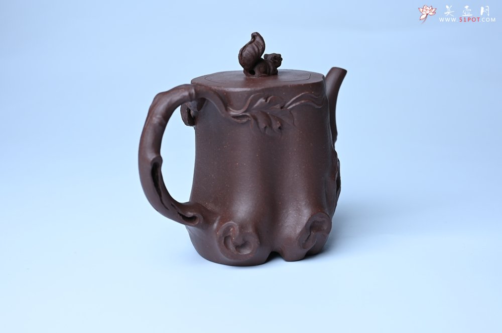 紫砂壶图片：实力派工艺师周斌底槽青精品松鼠葡萄树桩壶 - 美壶网