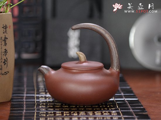 紫砂壶图片：相濡以沫 - 美壶网