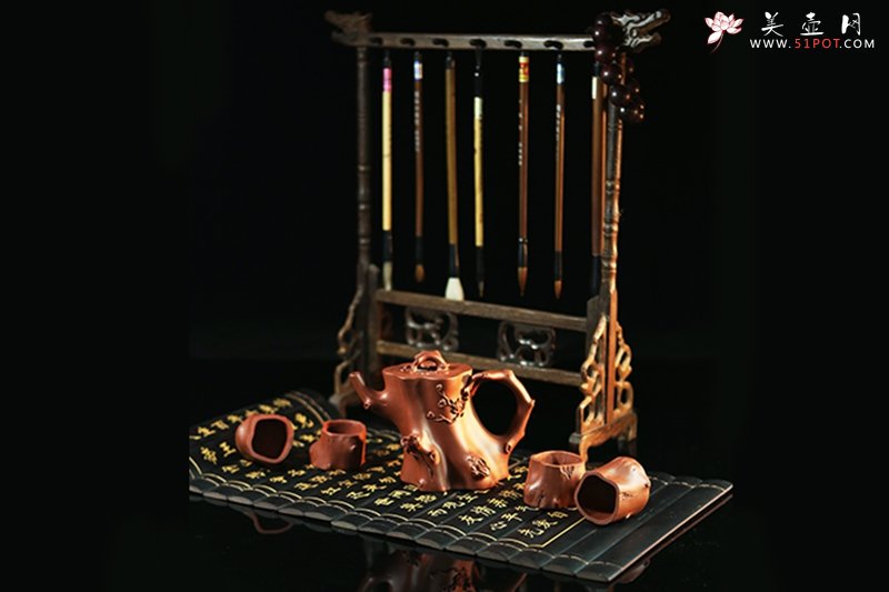 紫砂壶图片：傲骨梅庄底槽清320cc - 美壶网