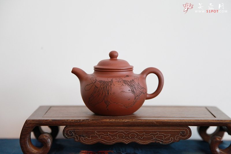紫砂壶图片：大亨掇球壶（邵家声刻绘） - 美壶网